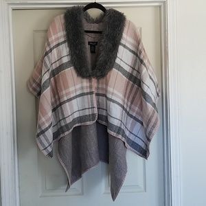 Faux Fur collar cape/wrap